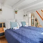 Cruwzo I Maisonette - Netflix - Parking - Near Audi