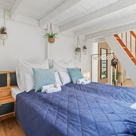 Cruwzo I Maisonette - Netflix - Parking - Near Audi