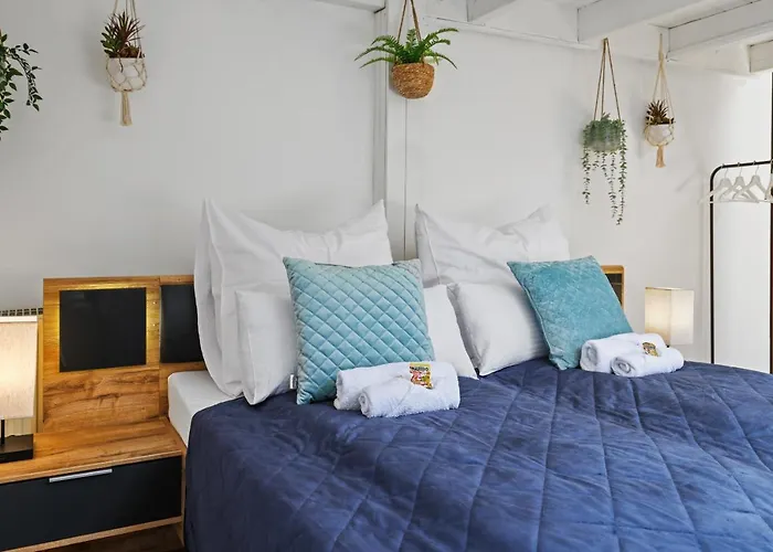 Cruwzo I Maisonette - Netflix - Parking - Near Audi *