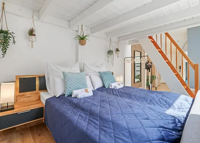 Cruwzo I Maisonette - Netflix - Parking - Near Audi