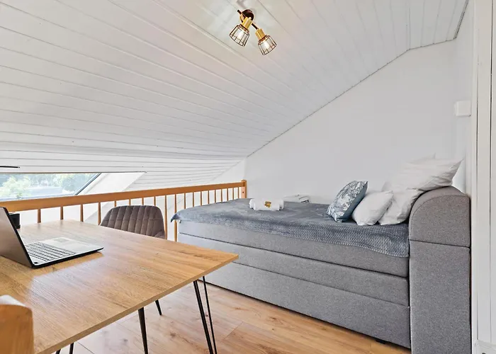 Cruwzo I Maisonette - Netflix - Parking - Near Audi 아파트 *