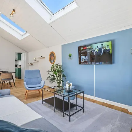 Cruwzo I Maisonette - Netflix - Parking - Near Audi