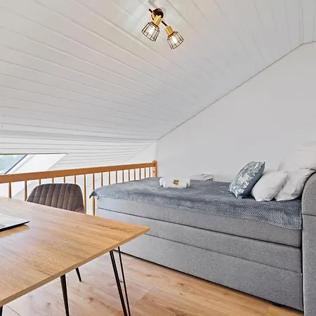 Cruwzo I Maisonette - Netflix - Parking - Near Audi Apartmán *