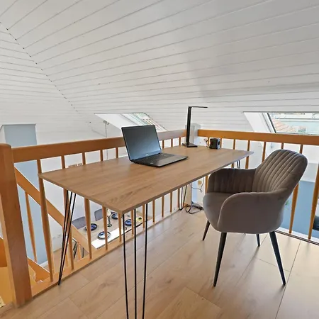 Apart21 - Blue - Maisonette - Netflix - Parking - Near Audi *